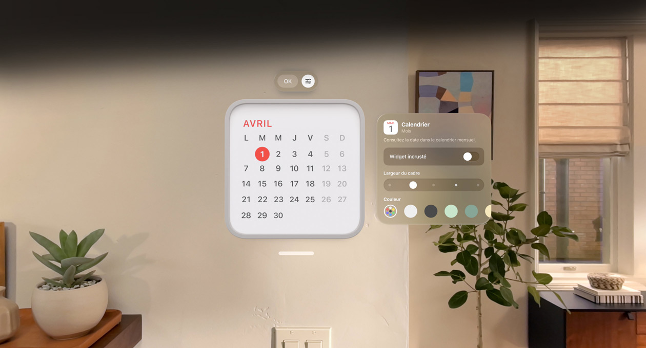 Le widget Calendrier indiquant la date du 1er avril flotte sur le mur, le widget Rappels flotte au-dessus, des options de personnalisation pour changer l’épaisseur et la couleur du cadre flottent sur la droite