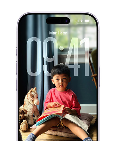 Schermata di blocco di un iPhone con l’orario adattato alla foto di sfondo