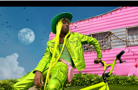 „MacBook Air“ demonstruojantis „Liquid Retina“ ekraną