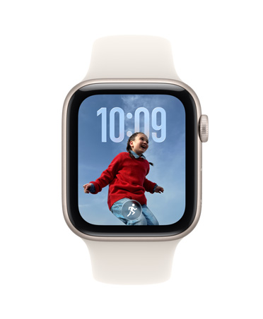Apple Watch SE 3, alumīnija ietvars, zvaigžņu krāsa, Smart Stack padoms, padoms par skriešanas treniņu ārā, labais sāns, Digital Crown, sporta siksniņa, zvaigžņu krāsa