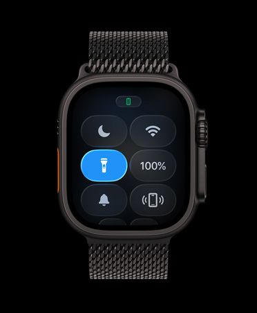 Apple Watch Ultra 3, melna krāsa, titāna ietvars, Control Center, Flashlight poga, titāna krāsas Milānas aproce, melna krāsa