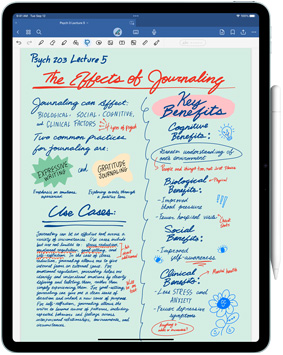 A Goodnotes 6 app egy iPad Prón, amelyhez egy Apple Pencil van rögzítve