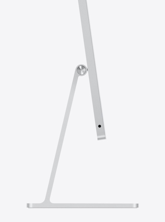 Skats no sāna uz sudraba krāsas iMac