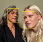 Center Stage fotografēšanas funkcija darbībā, atpazīstot cilvēku sejas