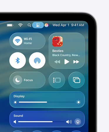 Lado direito da tela do Mac mostrando controles personalizados em Liquid Glass, como Wi-Fi e Bluetooth, na Central de Controle