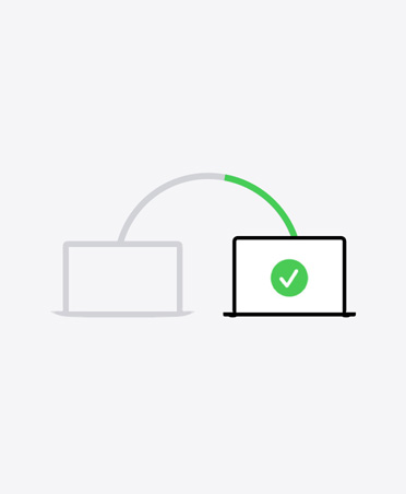 插圖展示兩部電腦透過一條線連接，其中一部的螢幕上有個綠色剔號，表示完成轉移